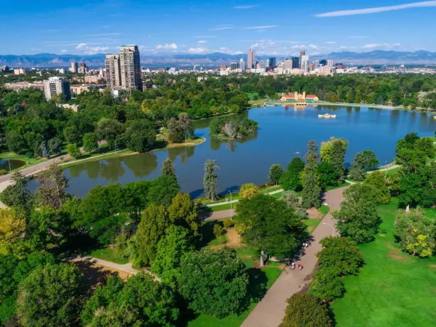 US Colorado Denver green city park view