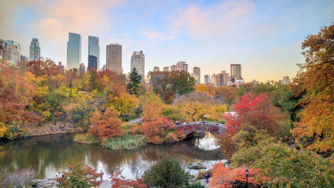 Autumn colours in New York City's Central Park, USA