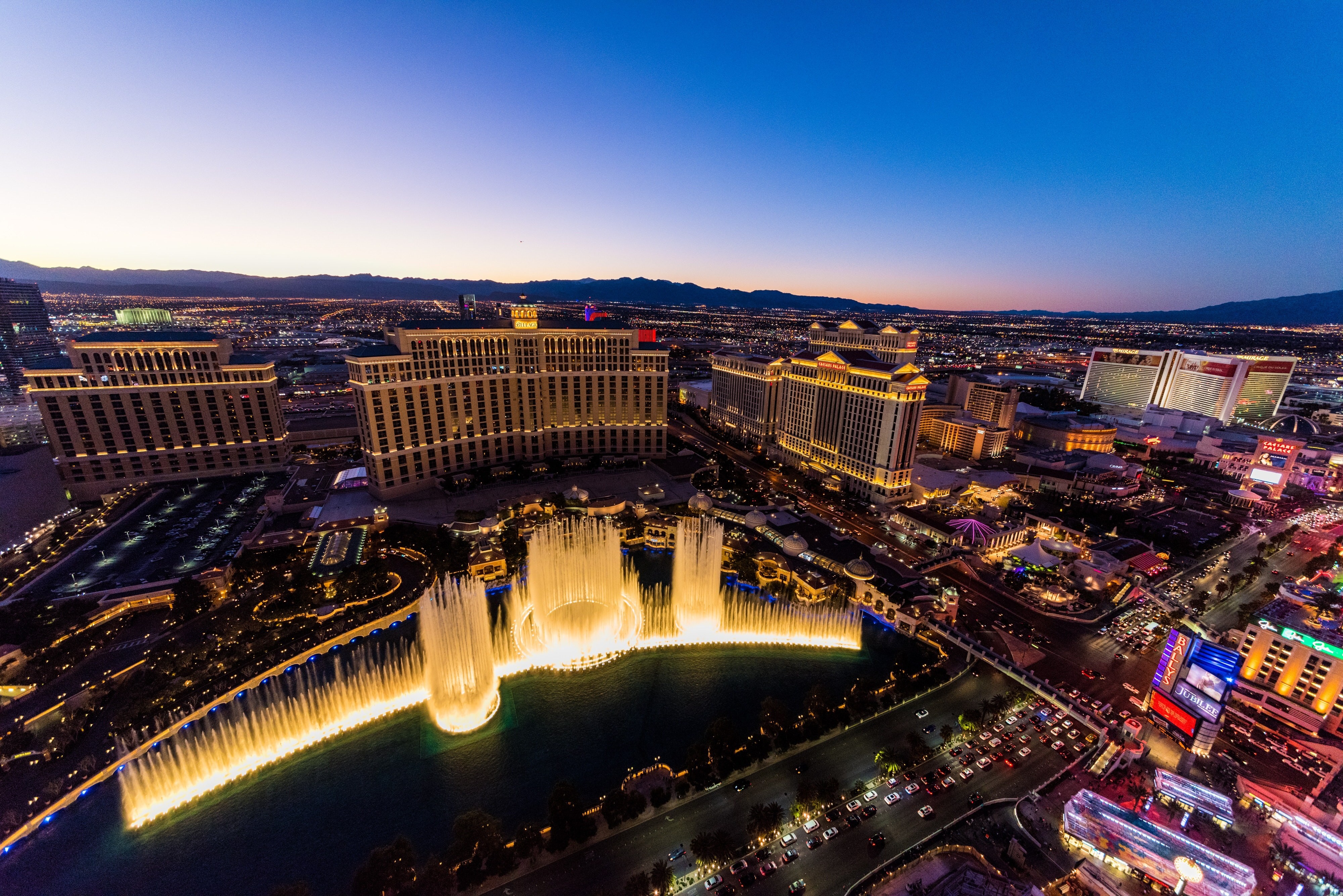 US cities Las Vegas ken yam qr8 Ci2tzy R8 unsplash