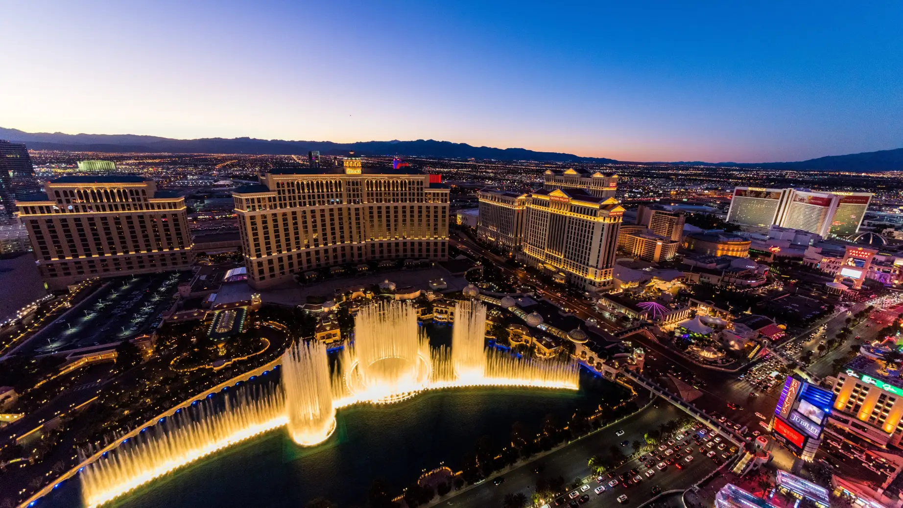 US cities Las Vegas ken yam qr8 Ci2tzy R8 unsplash