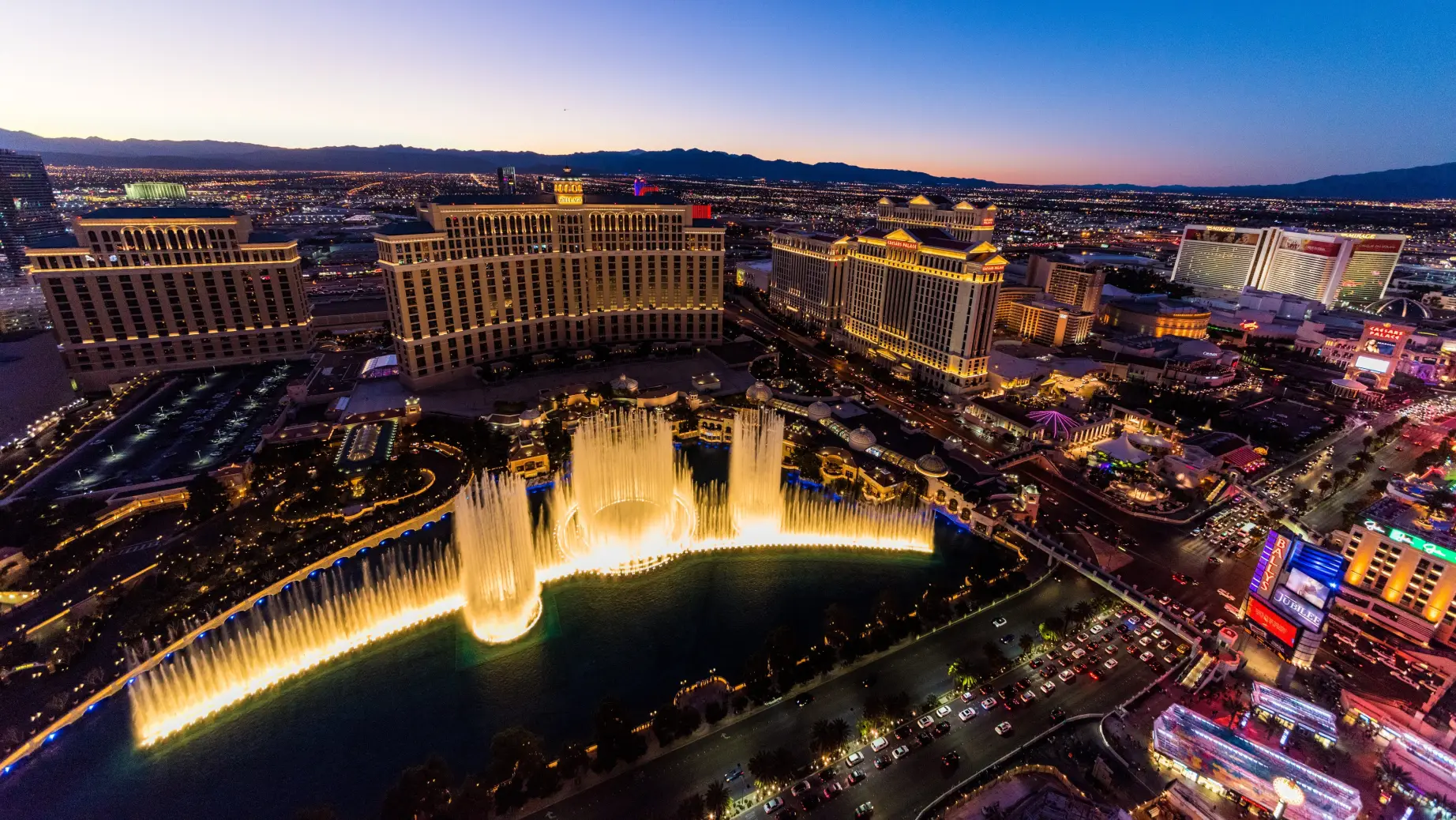 US cities Las Vegas ken yam qr8 Ci2tzy R8 unsplash