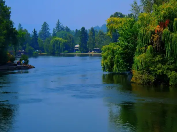 US Oregon Bend Deschutes River