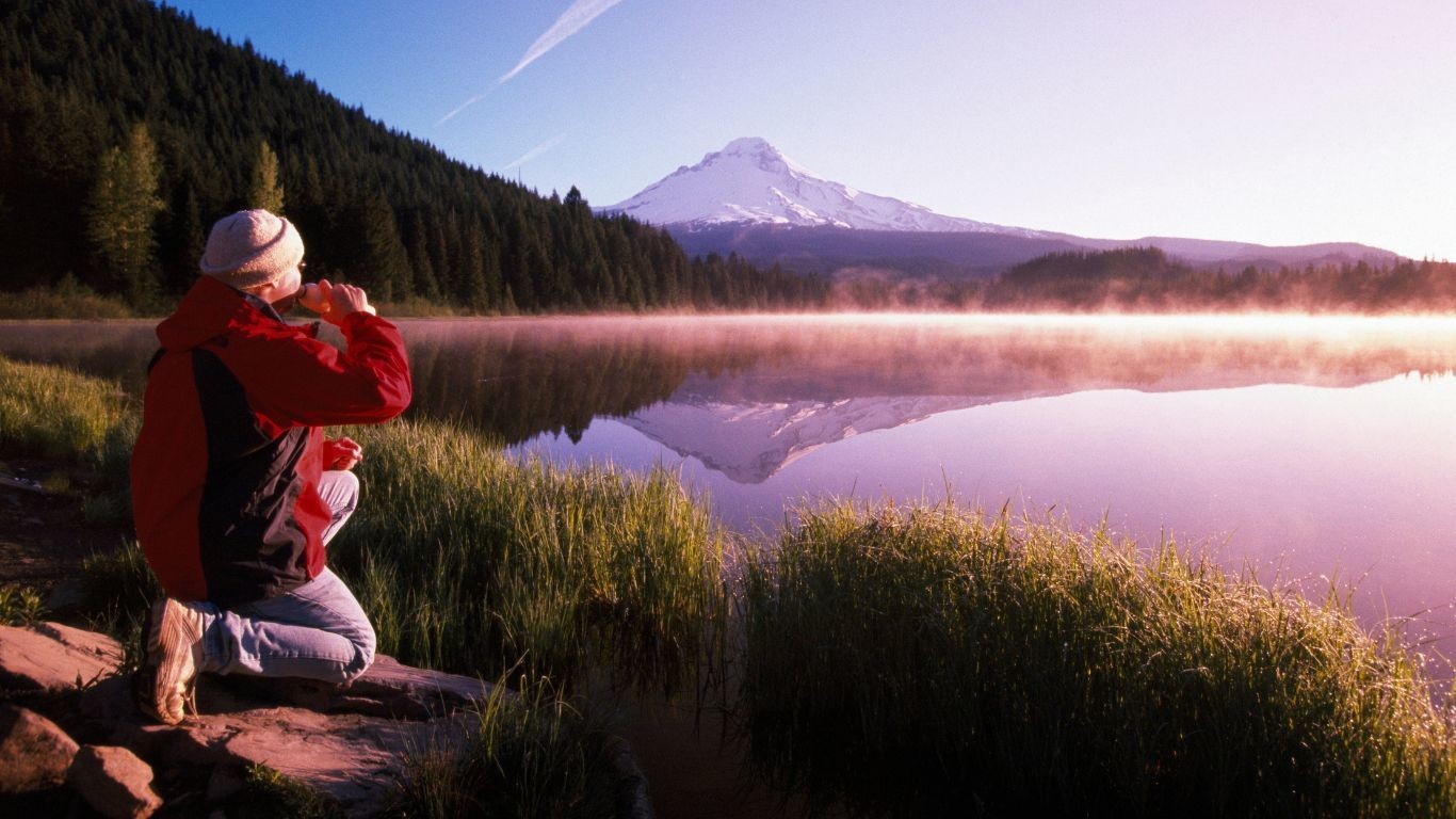 US Oregon Mount Hood man hiking