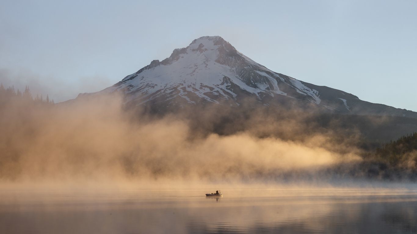 US Oregon Mount Hood boat