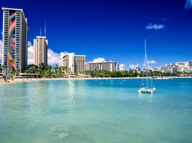 US Honolulu Oahu Wakiki Beach catamaran