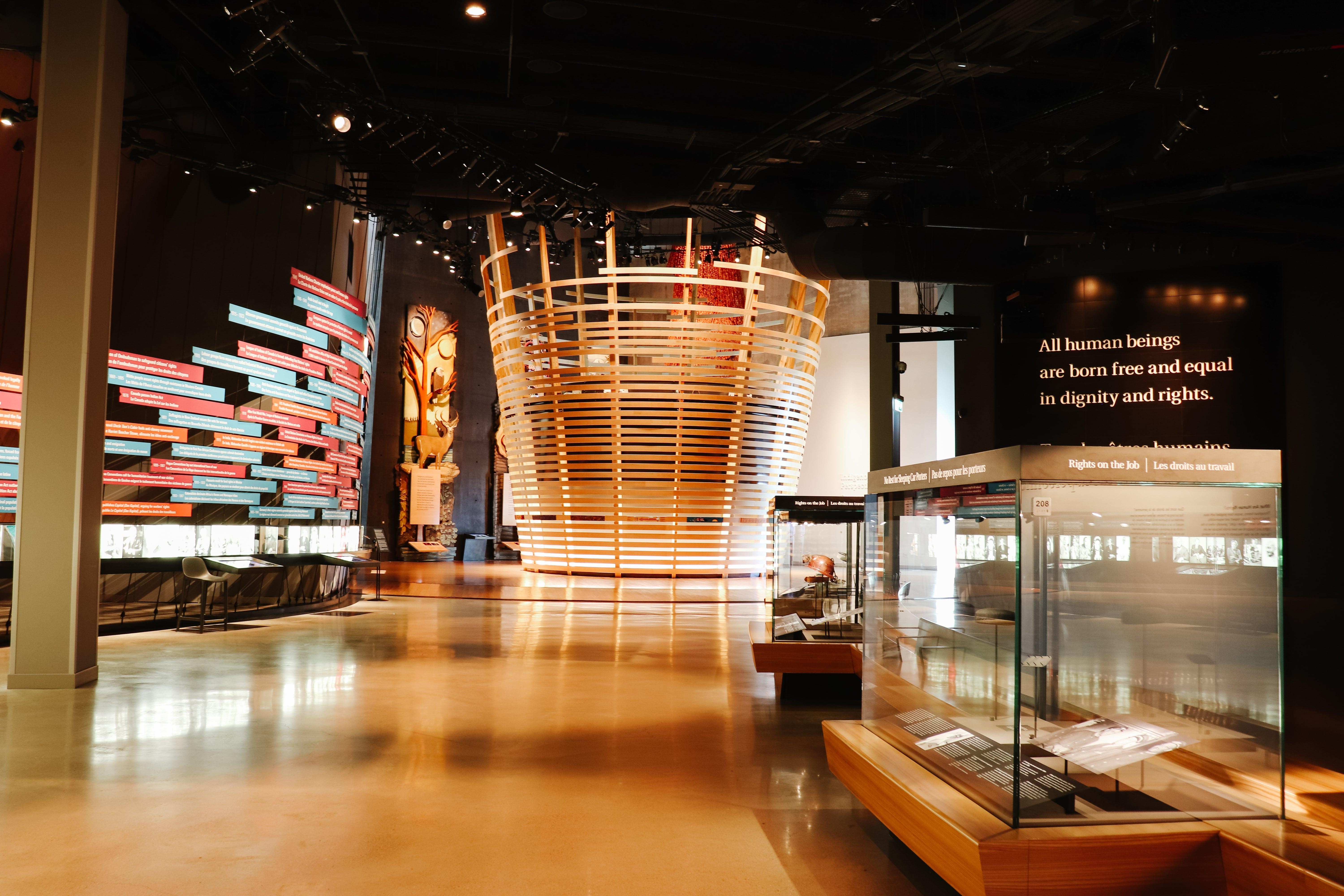 canada-museum-winnipeg-manitoba-great-hall