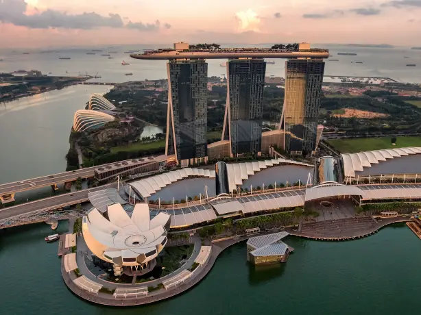Blick auf Hochhäuser von Singapur