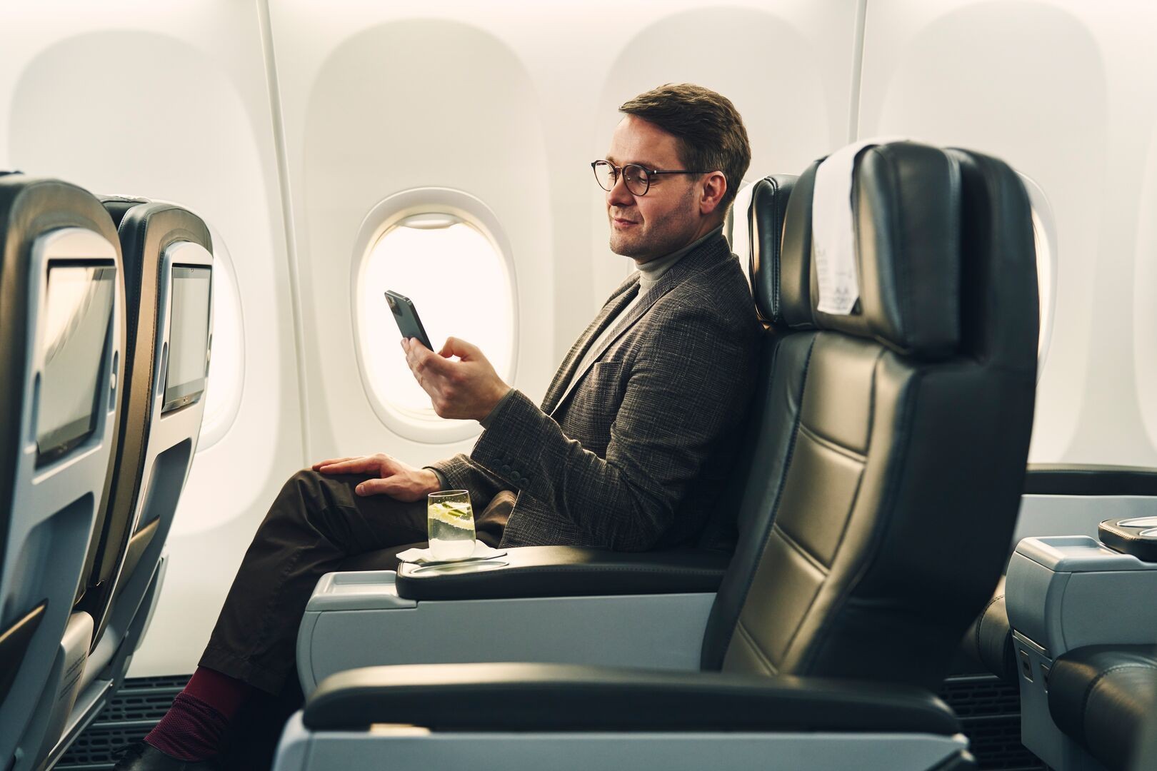 Icelandair Onboard service Saga Premium Passenger5