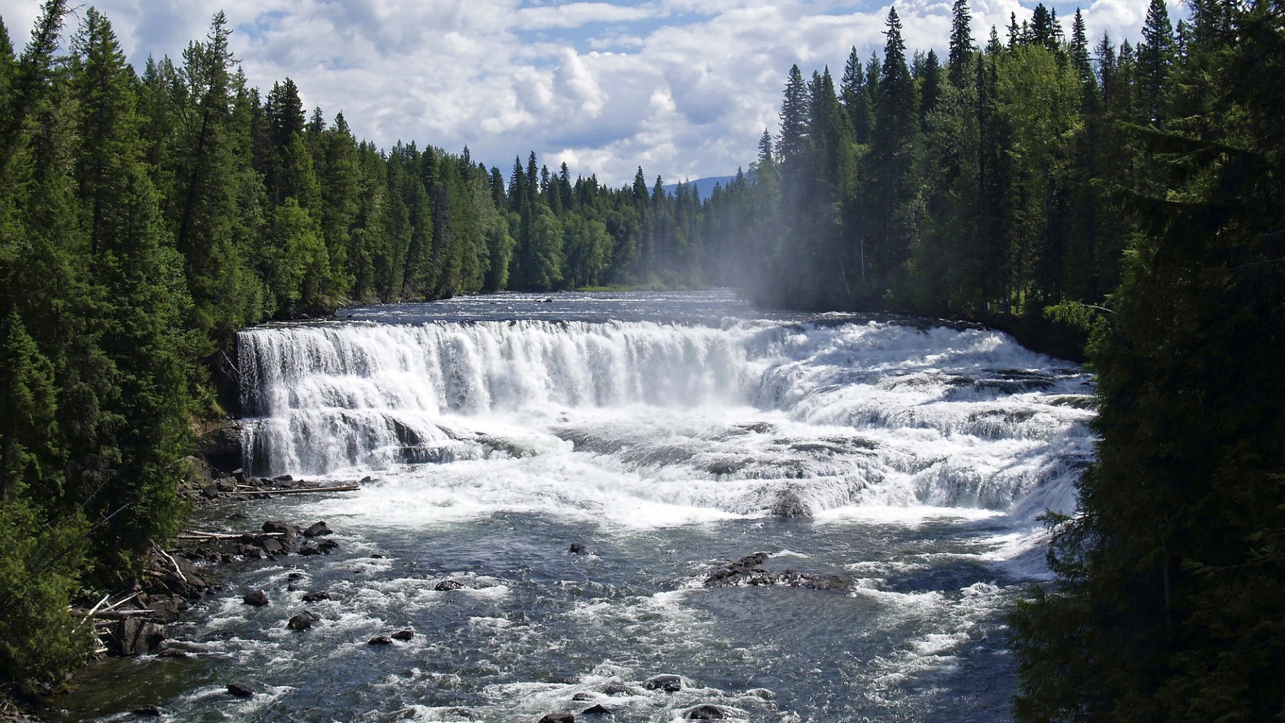 Wells gray provincial park places canada