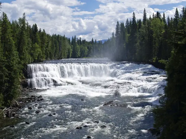 Wells gray provincial park places canada