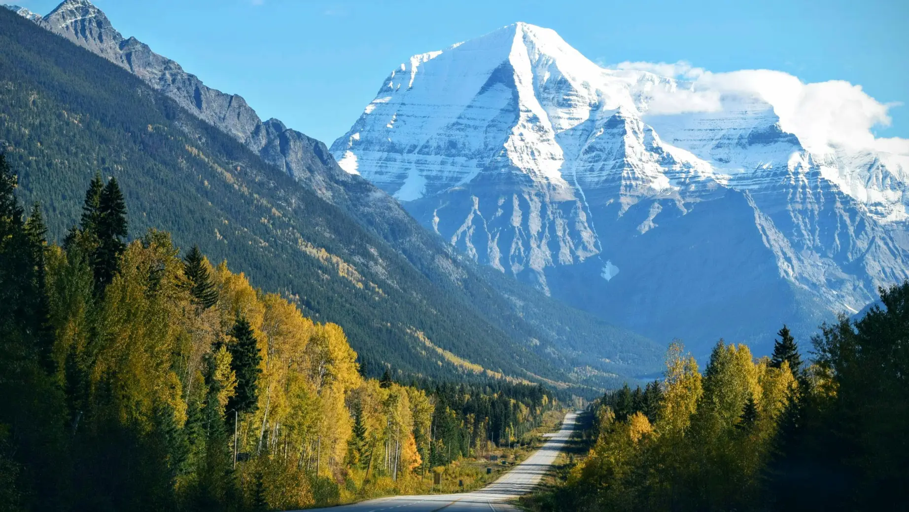 A video showing beautiful landscapes of the USA & Canada