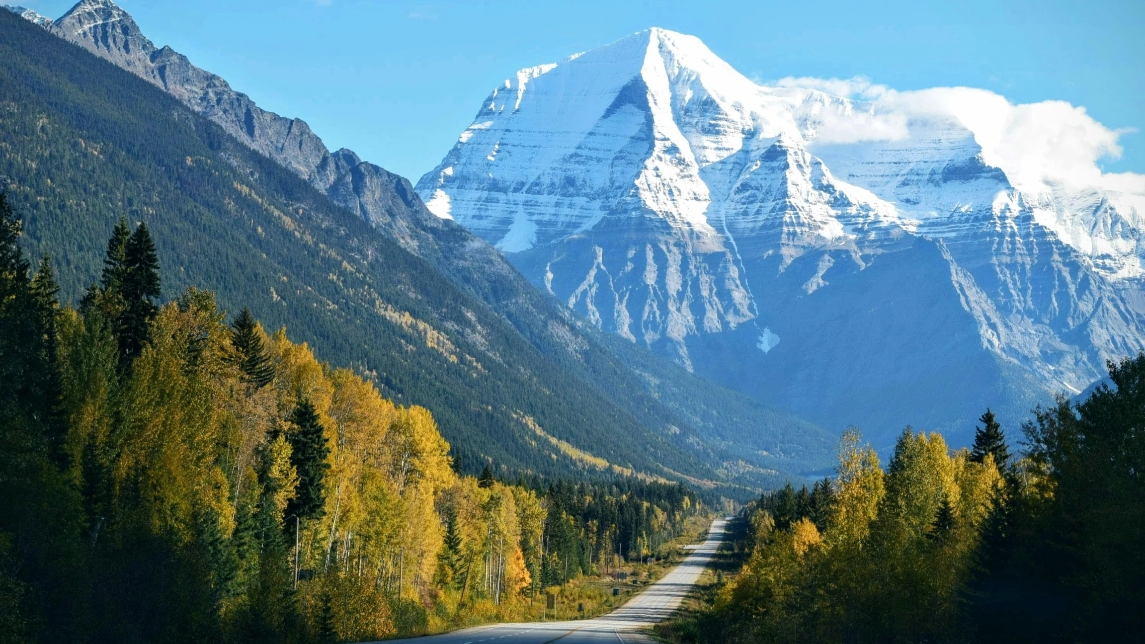 A video showing beautiful landscapes of the USA & Canada
