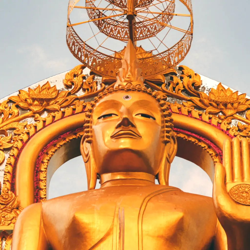 Een groot Boeddhabeeld in Bangkok