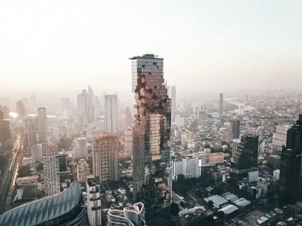 Pixel-Wolkenkratzer in Bangkok von oben