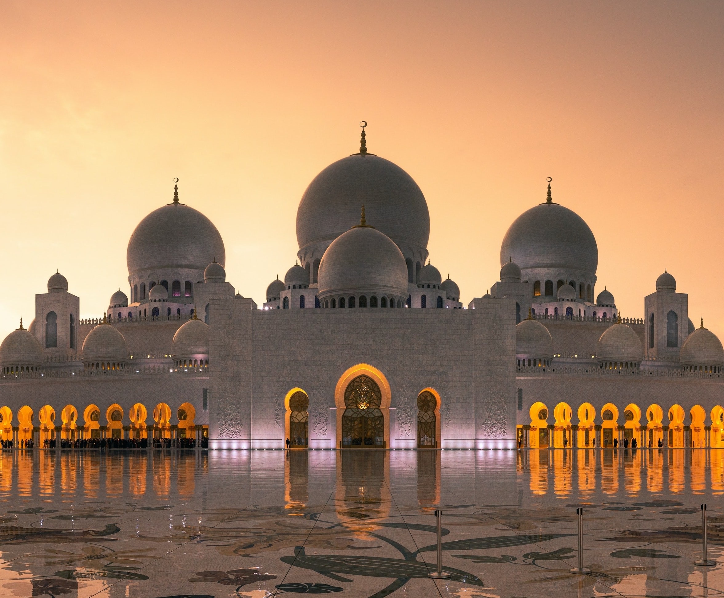 Zayed Moschee bei Sonnenuntergang