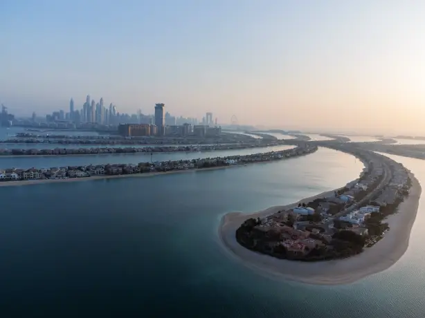 De Palm Jumeirah in Dubai van bovenaf gezien