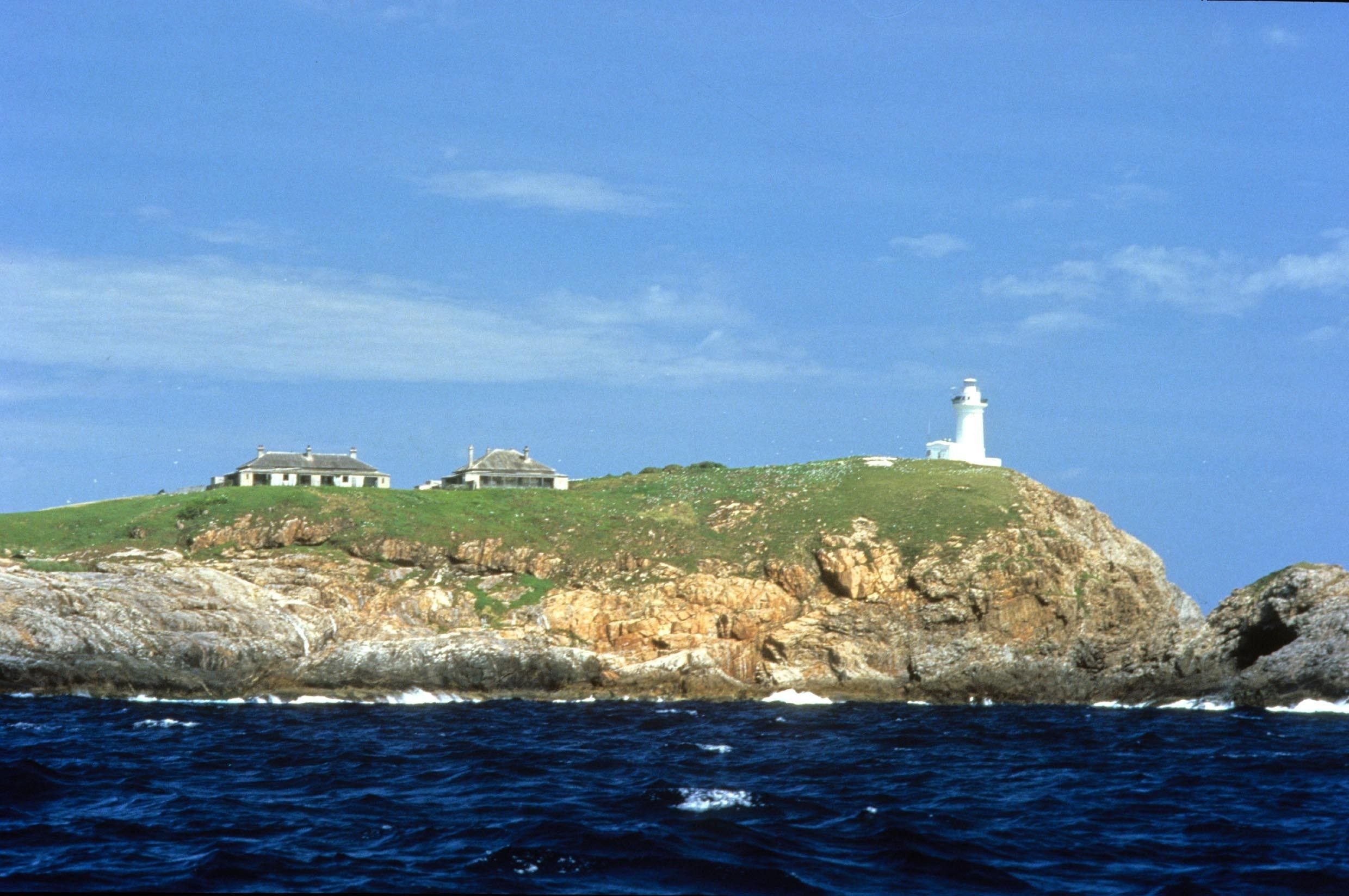 Aus nsw South Solitary Island Lighthouse coffs harbour credit coffscoast com