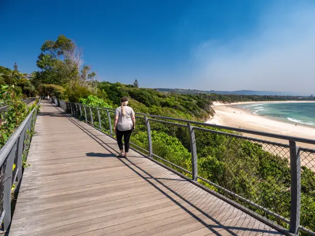 Aus nsw byron bay walk coast beach