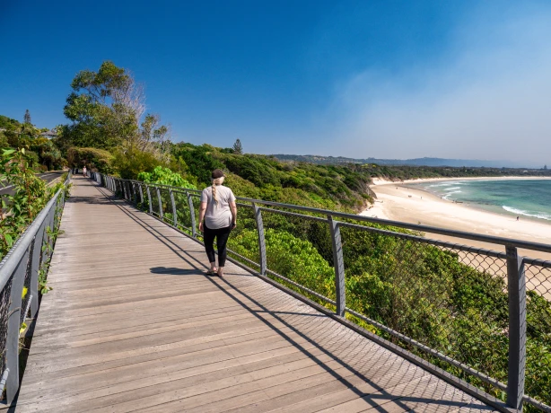 Aus nsw byron bay walk coast beach