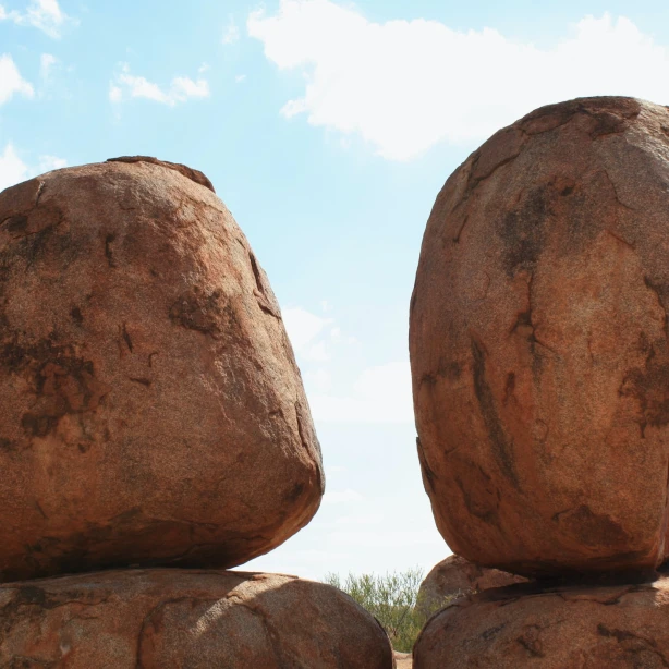 AUS_NT_Devils Marbles_Stuart Highway