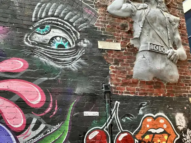 AU Melbourne ACDC Lane Bonn Scott by Travel Essence