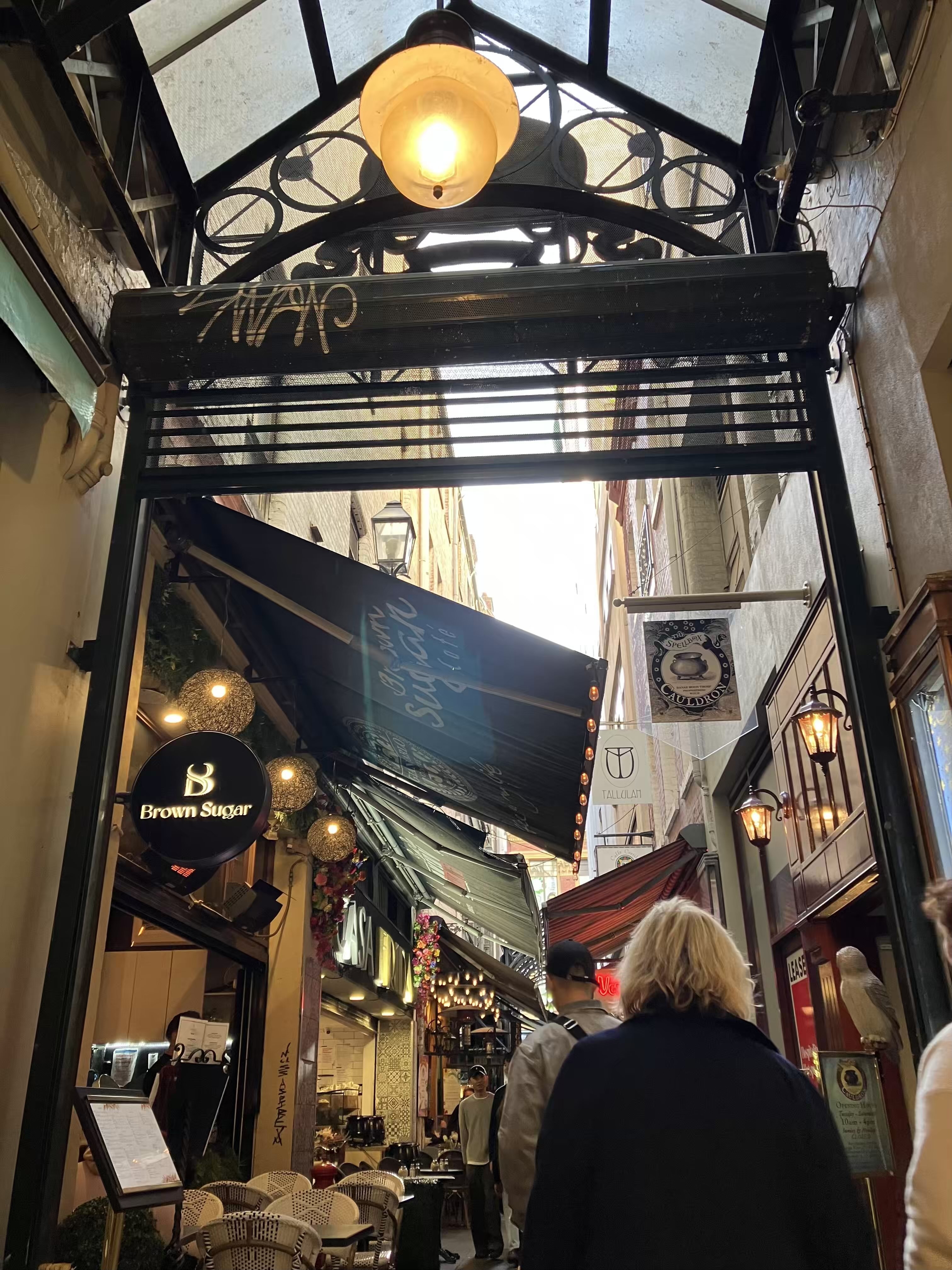 AU Melbourne Laneways Art Deco by Travel Essence