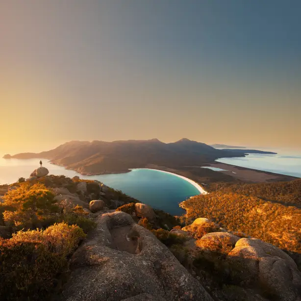 Australien, Tasmanien Wineglass Bay Luftaufnahme Sonnenuntergang