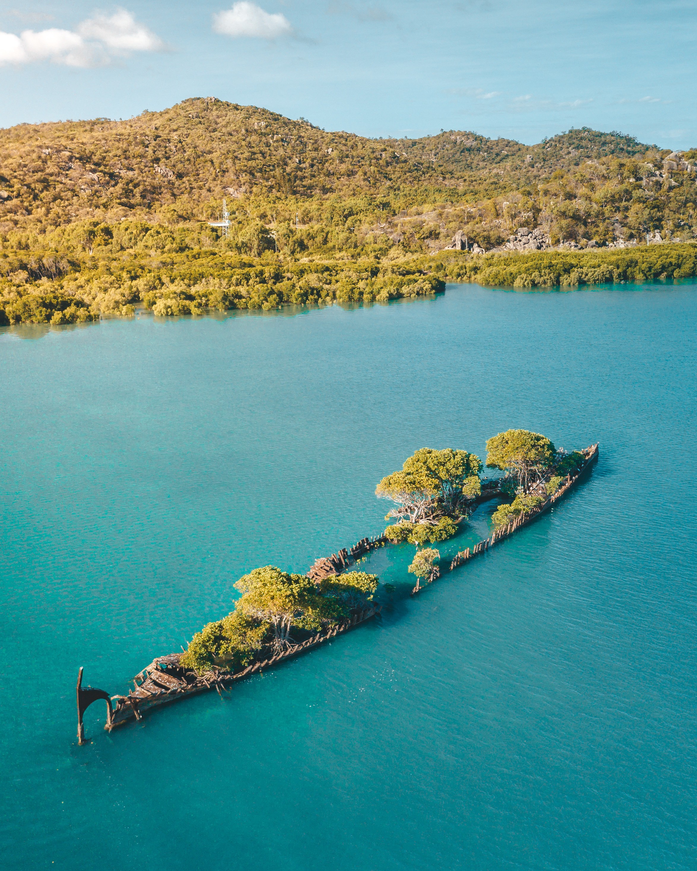 Aus qld magnetic island cockle bay credit Tourism and Events Queensland