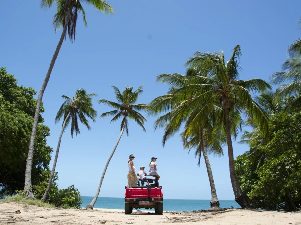 Aus qld magnetic island car credit Tourism and Events Queensland