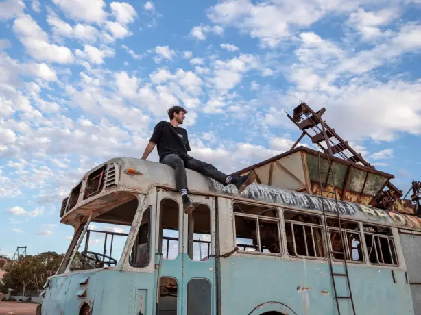 Aus sa coober pedy bus