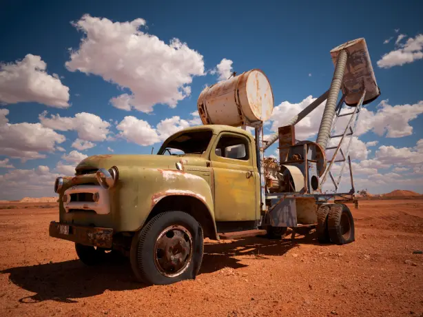 Aus sa coober pedy truck