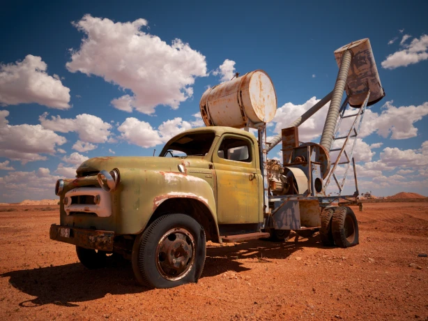 Aus sa coober pedy truck