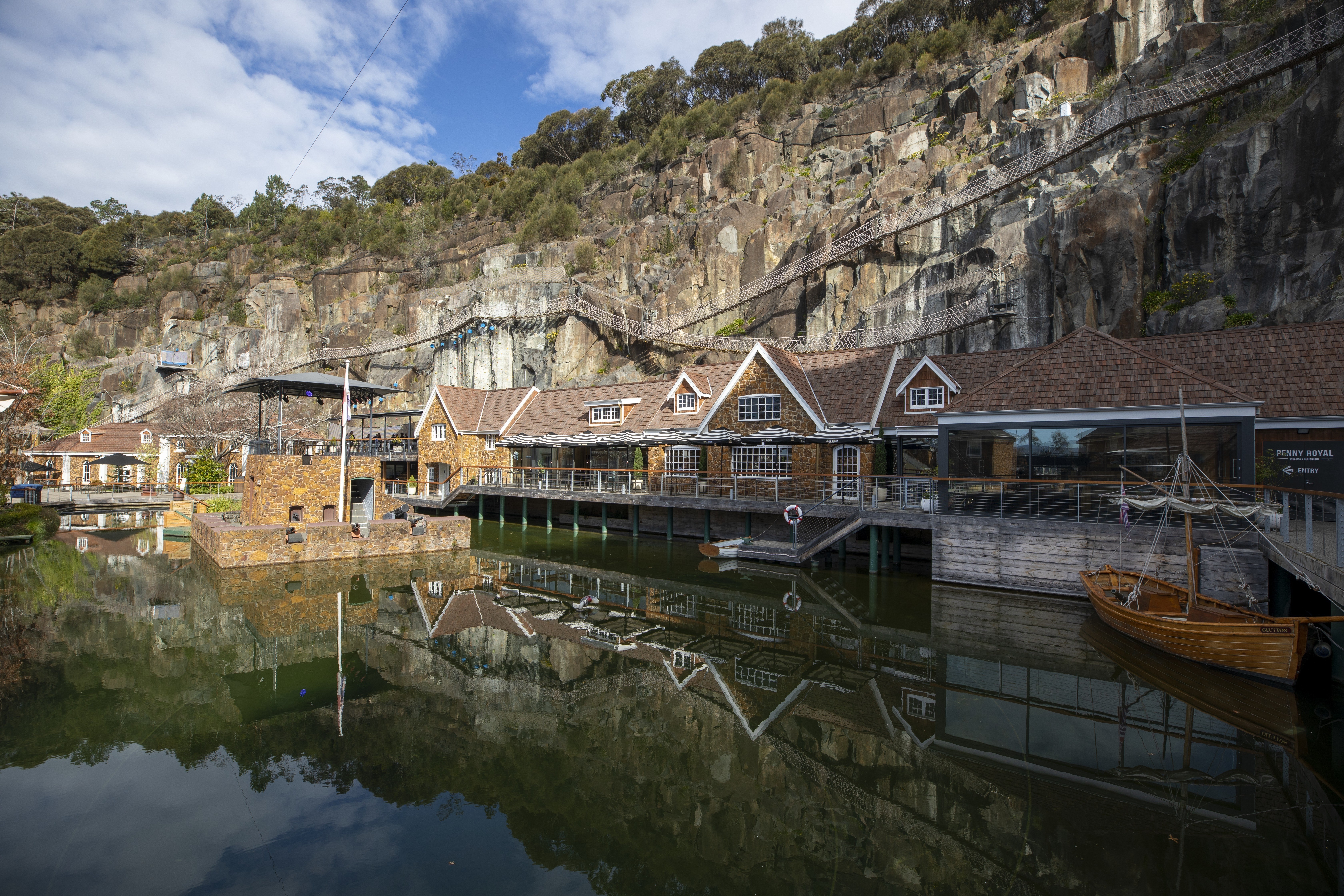 Aus tas launceston houses river view