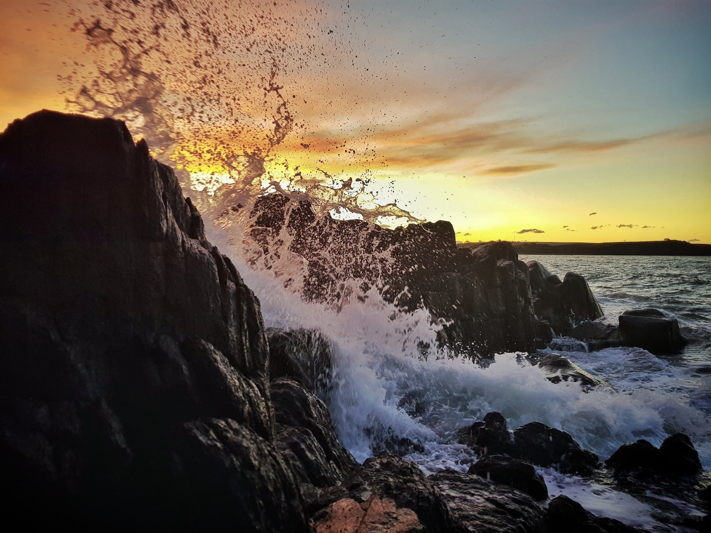 Aus tas devonport waves ocean