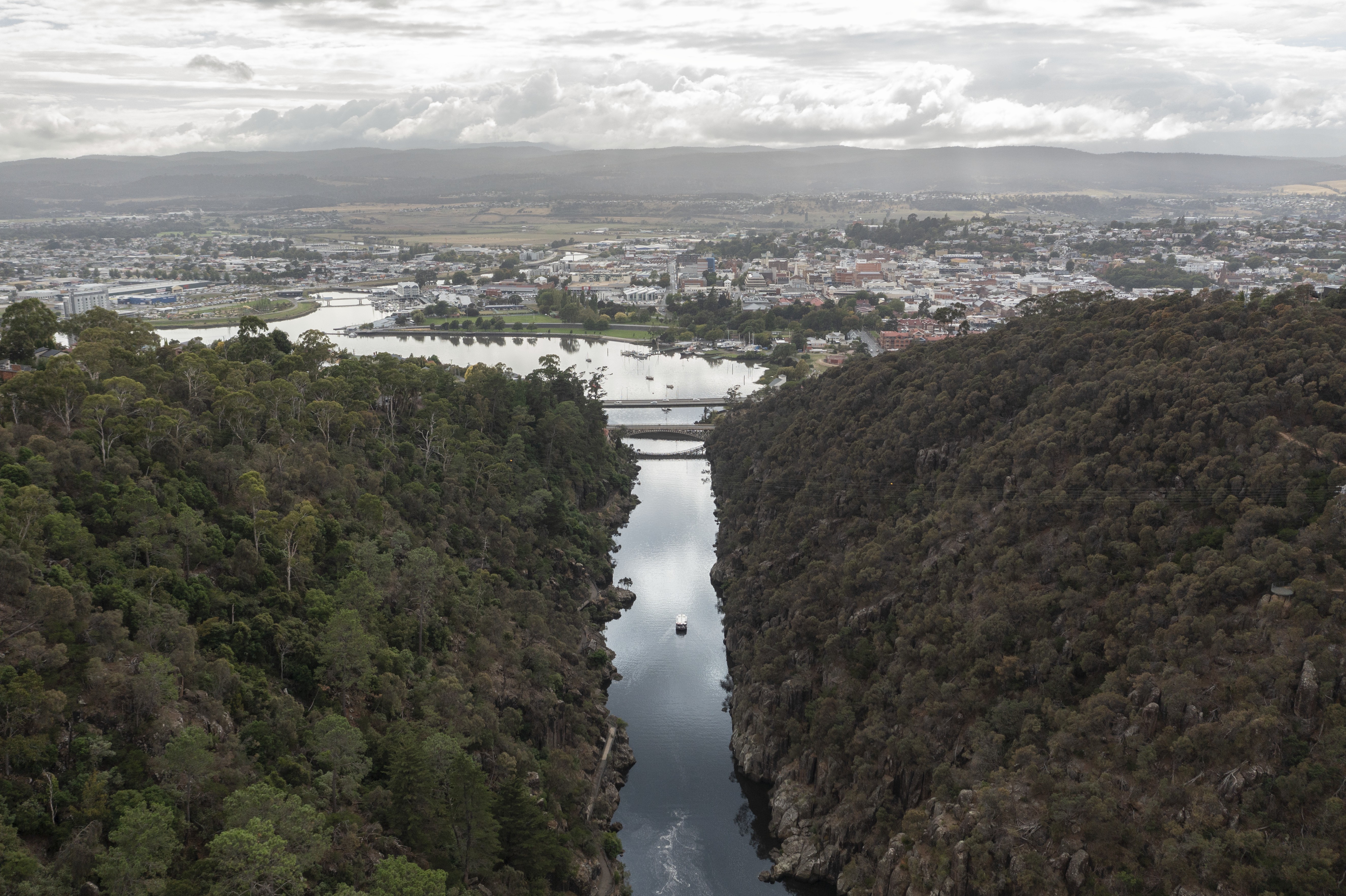 Aus tas launceston Cataract Gorge looking towards Kings Bridge