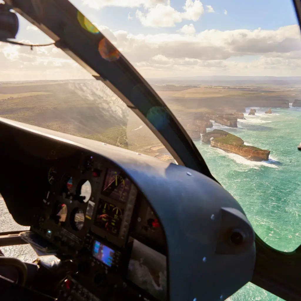 Blick auf die Great Ocean Road vom Hubschrauber aus
