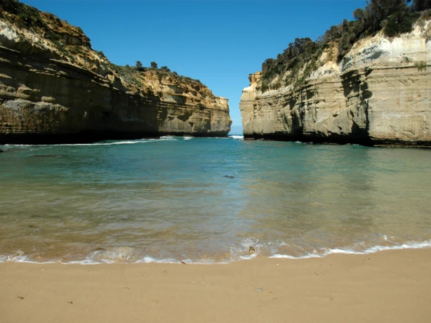 Aus vic great ocean road Loch Ard Gorge 1030x668