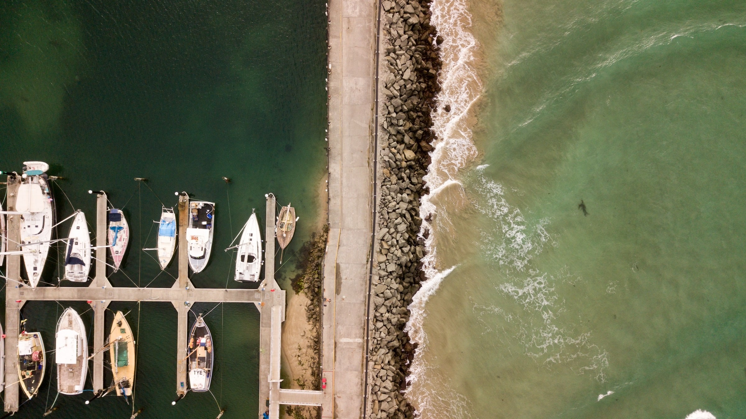Aus vic great ocean road apollo bay view harbour unsplash