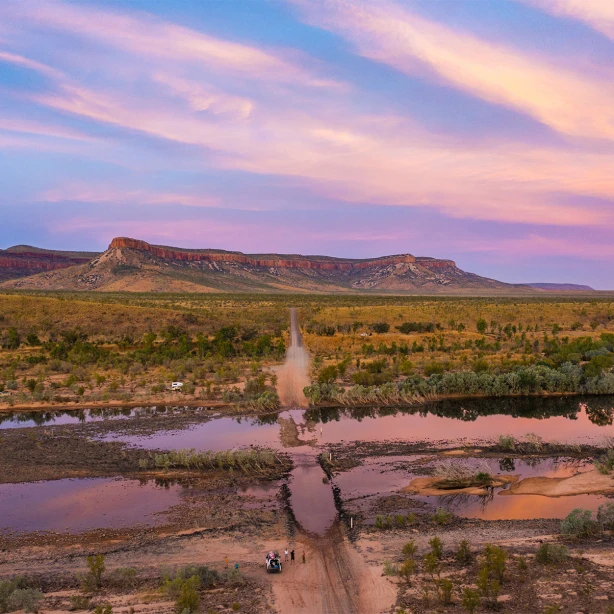 De Pentecost River op de Gibb River Road in West-Australië bij zonsondergang