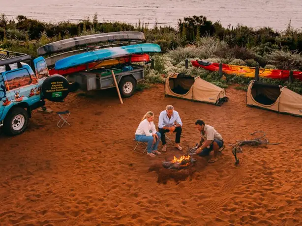 AU Westaustralian wula gura aboriginal tour camp