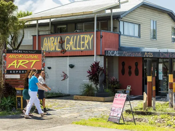 1 Aus qld cairns aborignal art credit Tourism and Events Queensland