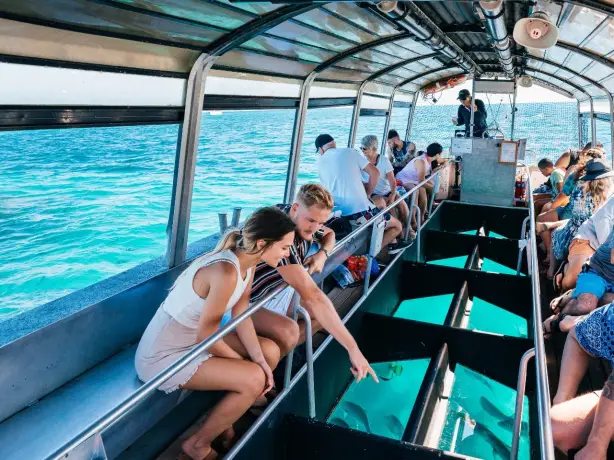 1 Aus qld cairns green island boat glass credit Tourism and Events Queensland
