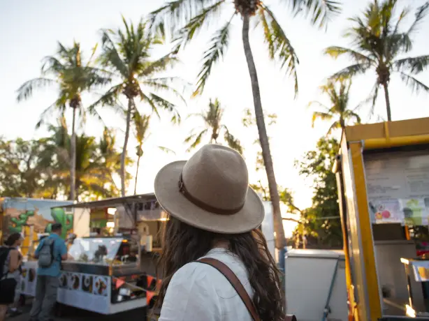 Aus Mindil Markets Darwin NT credit Tourism Australia jpg
