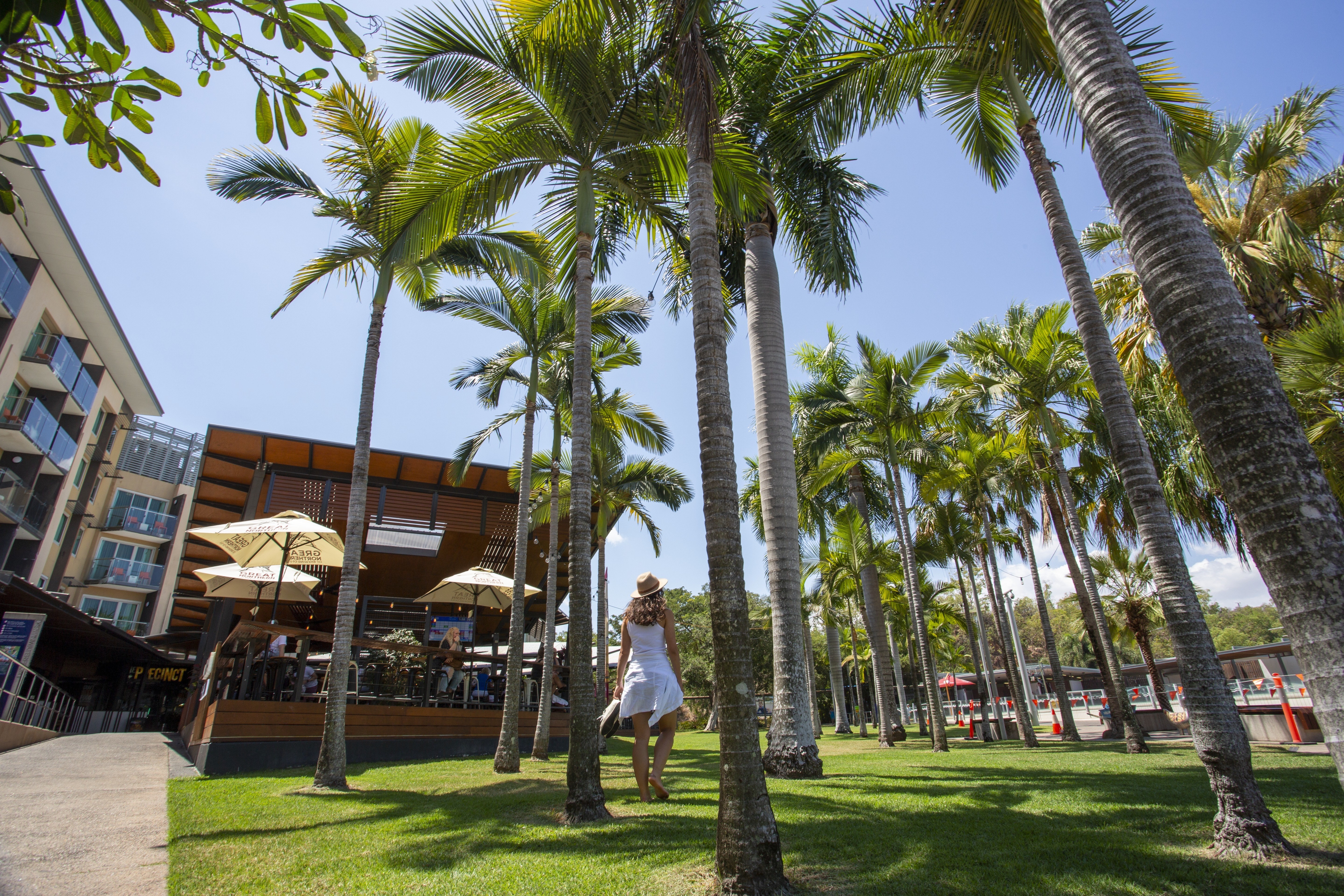 Aus Darwin Waterfront NT credit Tourism Australia