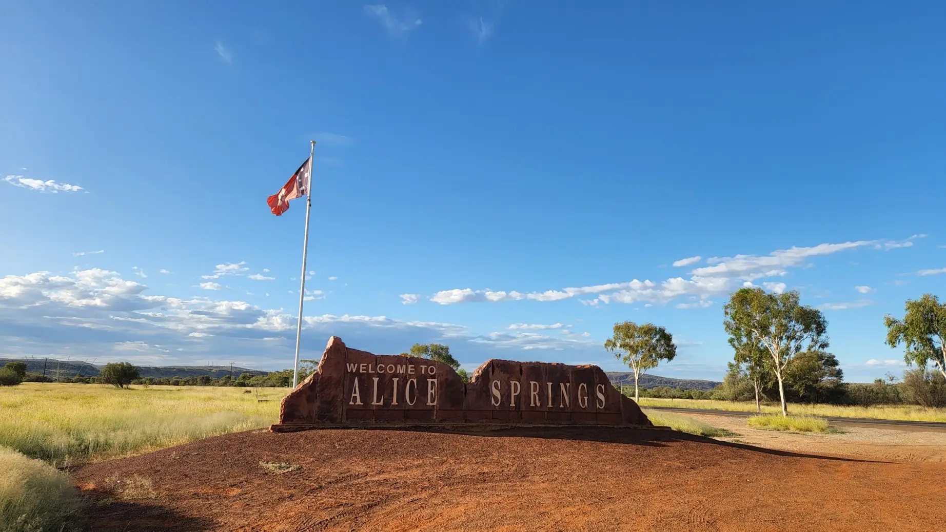 Willkommensschild von Alice Springs in Australien