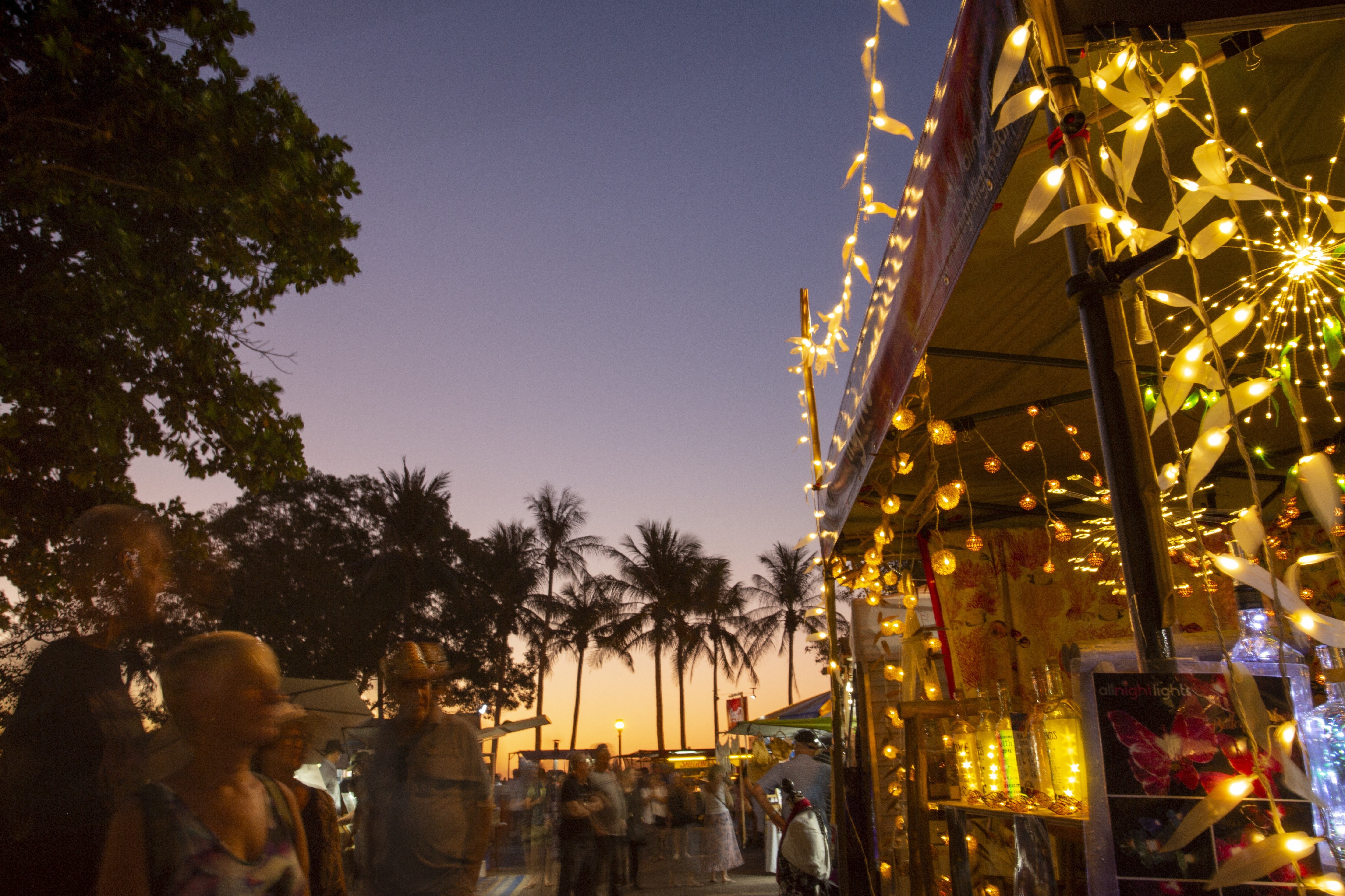 Aus nt darwin mindil sunset market credit Tourism Australia