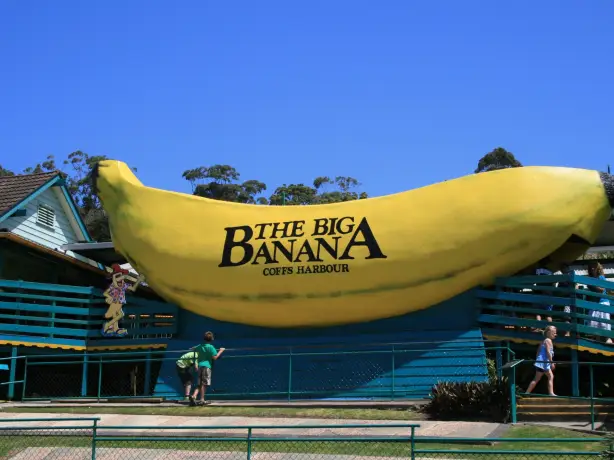 Aus nsw coffs harbour the big banana matthijs photography unsplash