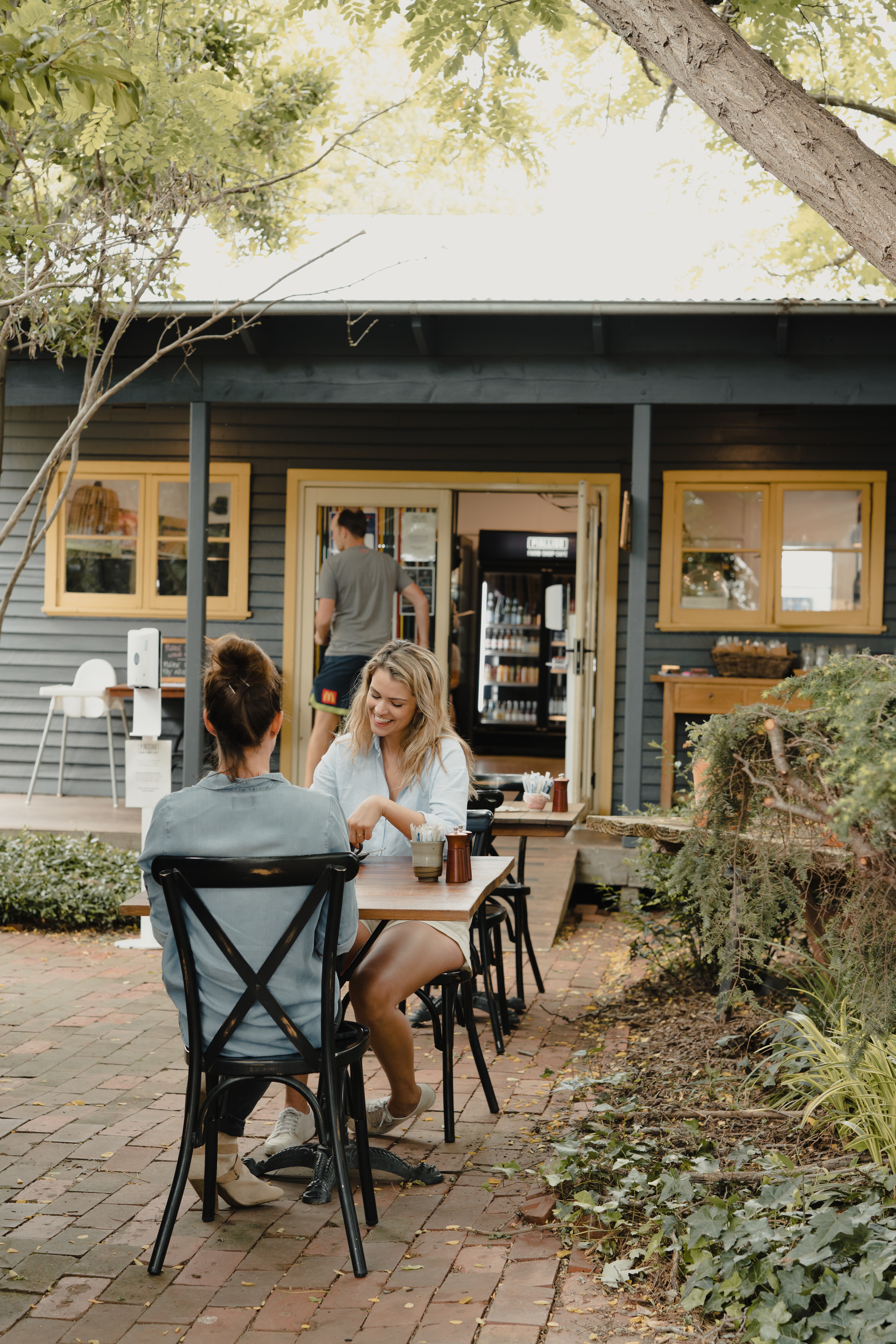 Aus act outside dining credit Tourism Australia