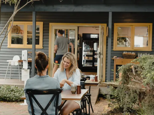 Aus act outside dining credit Tourism Australia