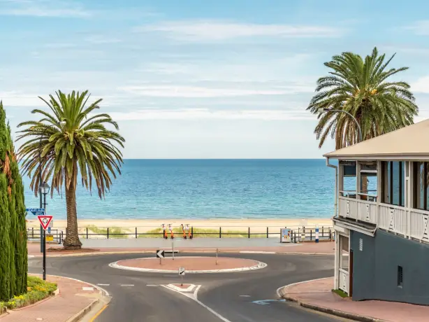 Aus adelaide beach